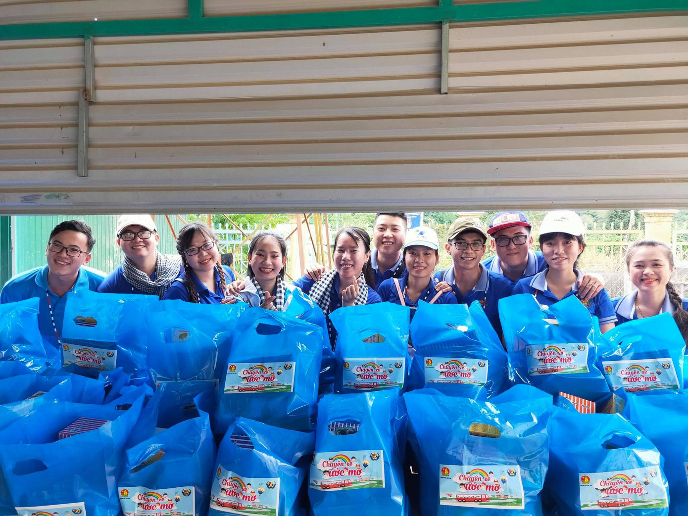 Nữ Bí thư Đoàn 9X duyên dáng, mê thiện nguyện ảnh 9