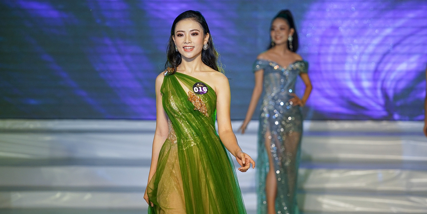 Nữ sinh ĐH FPT Cần Thơ - Đoá hướng dương rực rỡ hướng về mặt trời ảnh 3