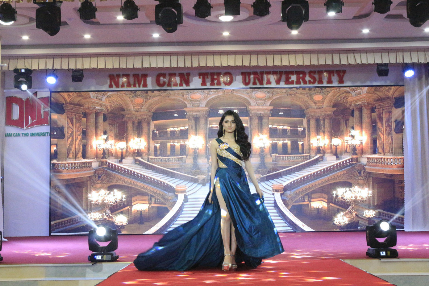 Nữ sinh Lê Thị Tường Vy đăng quang Hoa khôi đại học Nam Cần Thơ ảnh 8