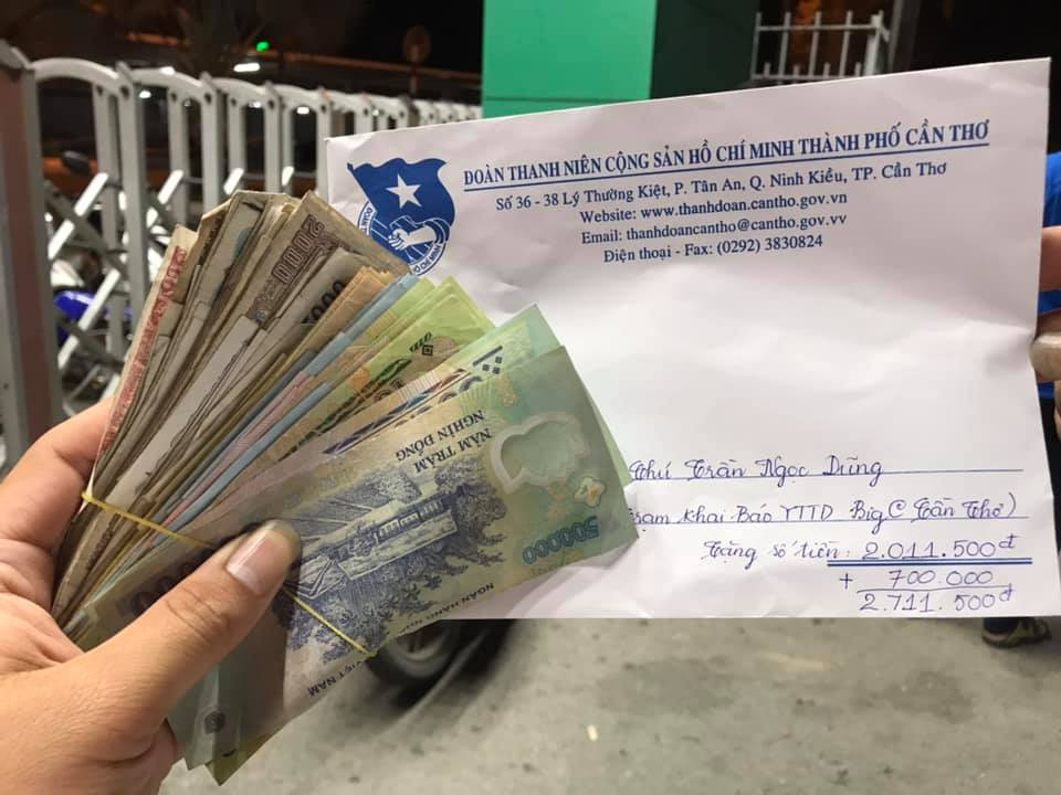 Tình nguyện viên chống dịch Cần Thơ góp tiền giúp đỡ xe ôm bị nạn ảnh 6