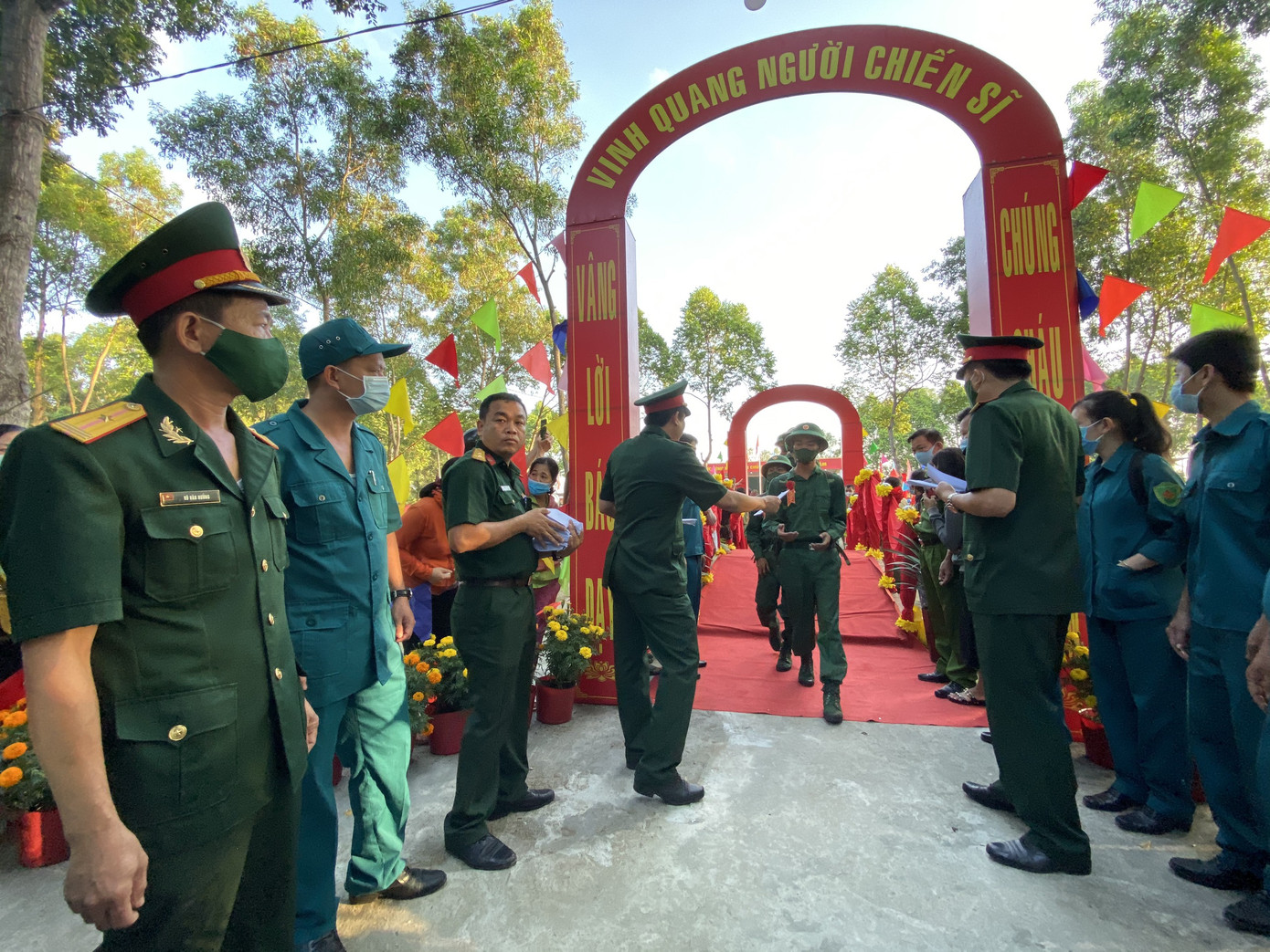 Gần 5.000 tân binh TPHCM, thanh niên ĐBSCL hăng hái lên đường bảo vệ Tổ quốc ảnh 31