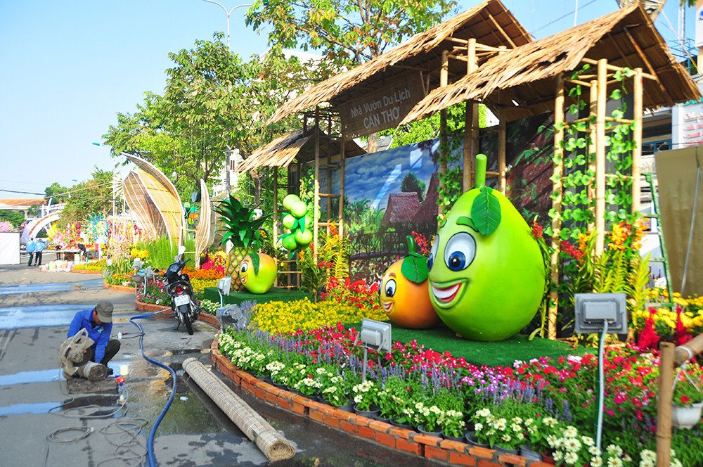 Đường hoa xuân Cần Thơ được làm từ 85 nghìn chậu phục vụ du khách ảnh 8
