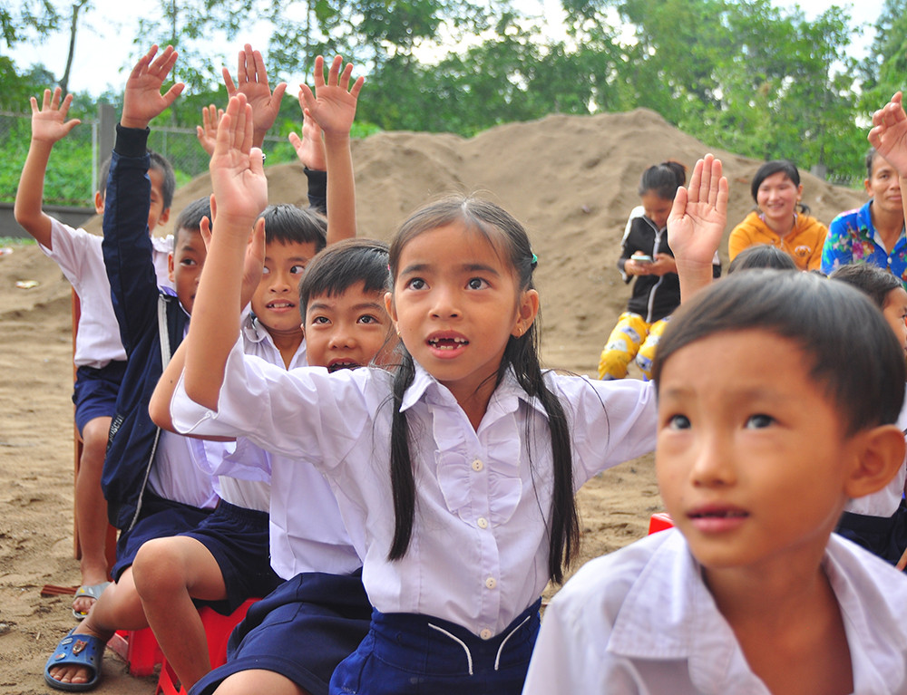 'Chuyến xe ước mơ' mang yêu thương đến với học sinh vùng sâu ảnh 6