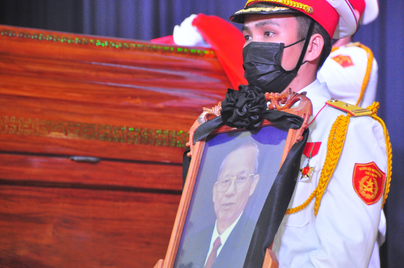 Thương tiếc tiễn đưa nguyên Phó thủ tướng Trương Vĩnh Trọng về nơi an nghỉ ảnh 10