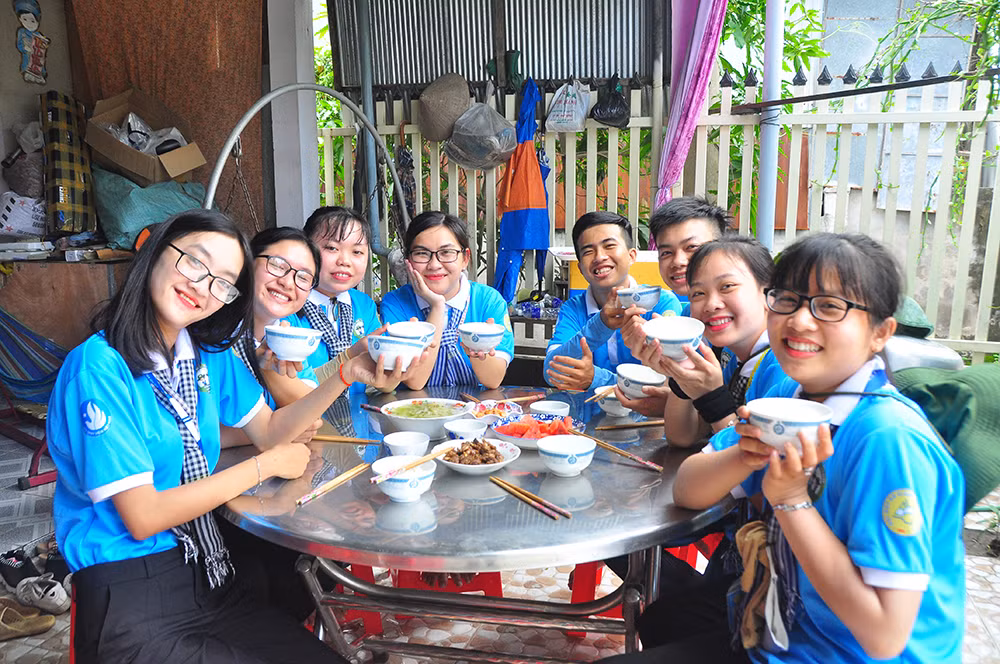 Những khoảnh khắc ấm áp của thanh niên tình nguyện ảnh 5