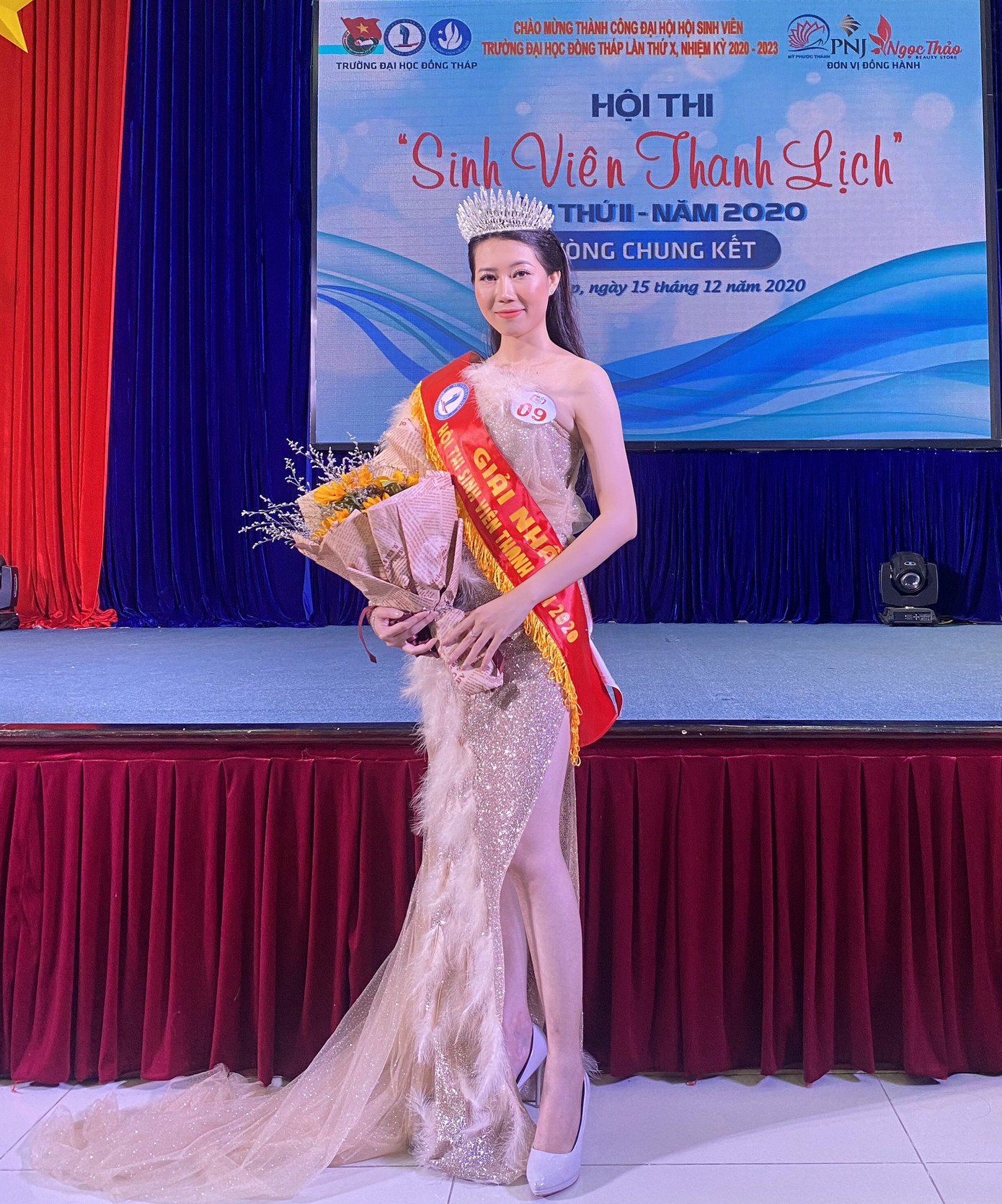 Vẻ đẹp dịu dàng của nữ sinh đất Sen Hồng ảnh 6