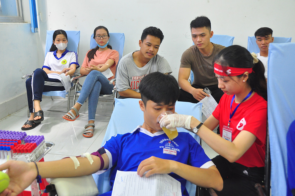 Tưng bừng Ngày hội sắc đỏ Tây Đô ảnh 2