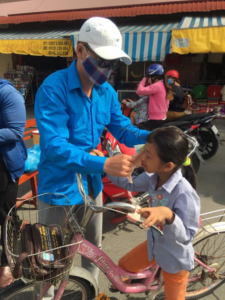 Tuyên truyền người dân biên giới phòng dịch COVID-19, thực hiện tốt thông điệp 5K ảnh 3