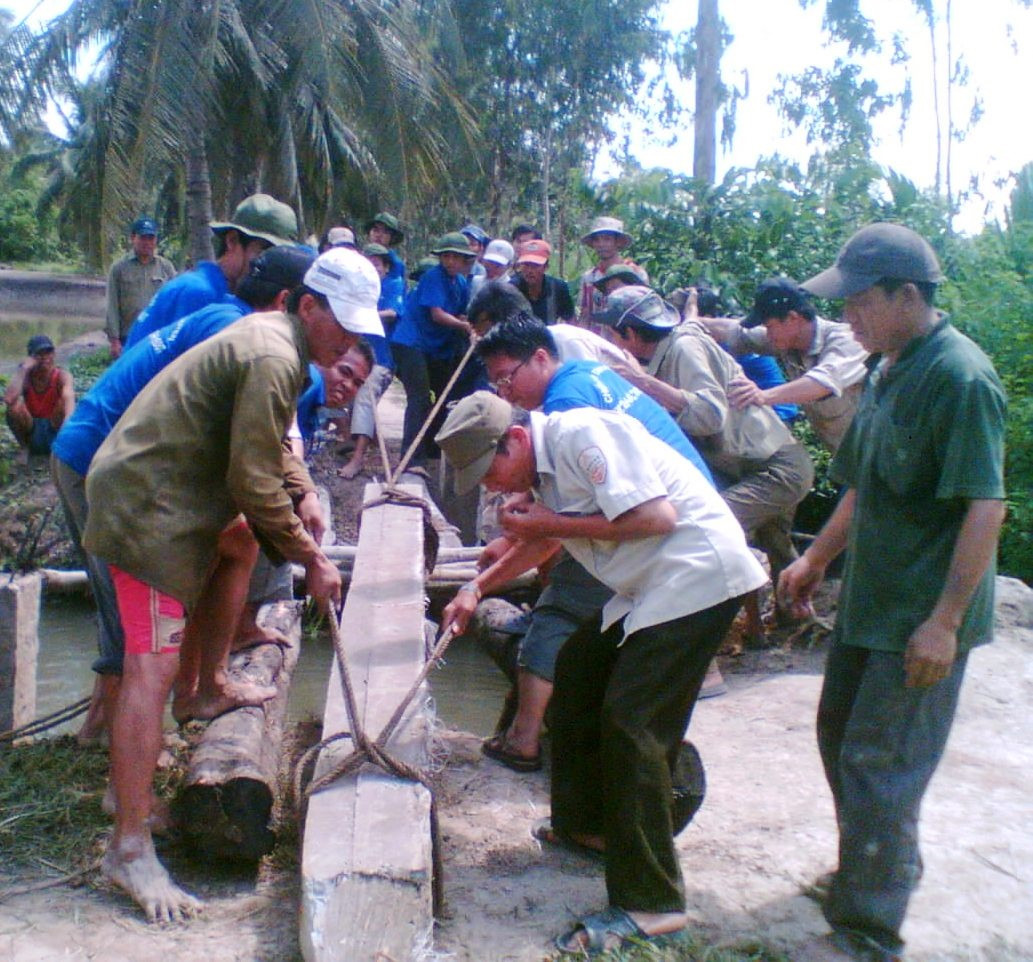 Ngọn cờ Đồng khởi đang được chuyển hóa vào tinh thần lao động ảnh 2