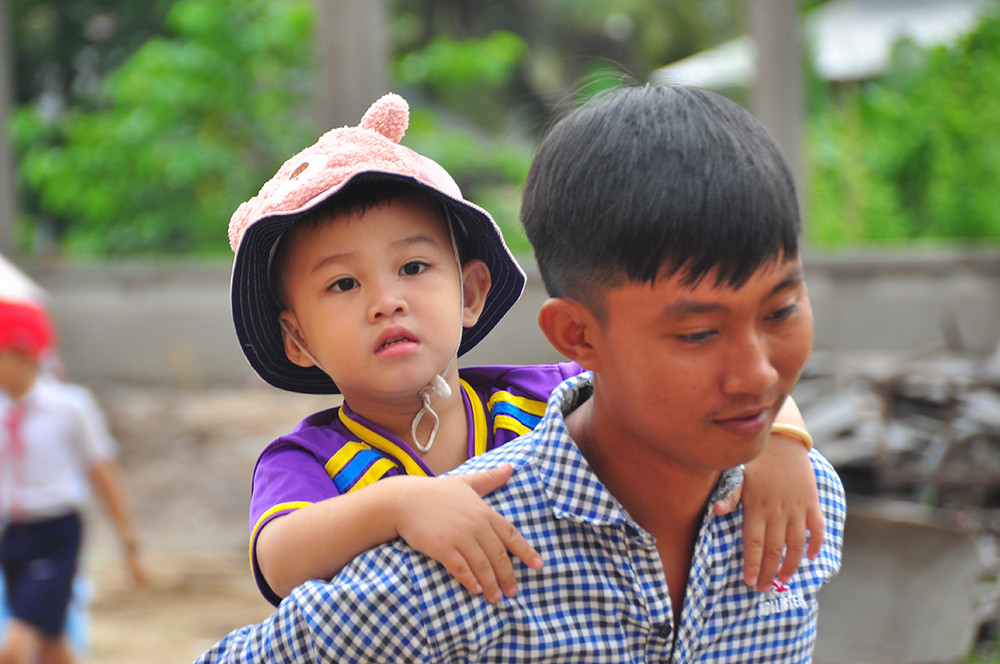 'Chuyến xe ước mơ' mang yêu thương đến với học sinh vùng sâu ảnh 13