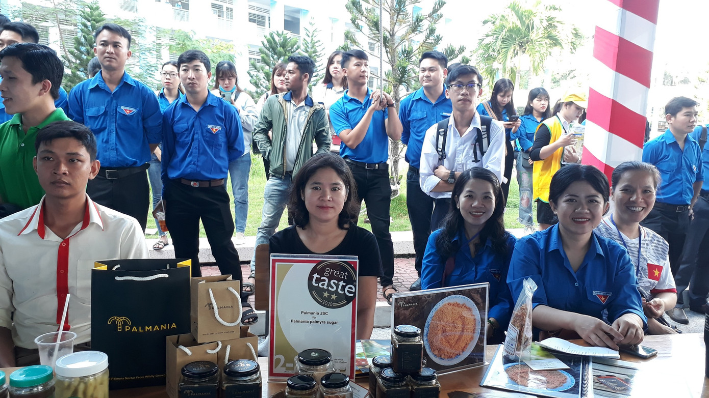 Sôi động ngày hội việc làm tại An Giang ảnh 4