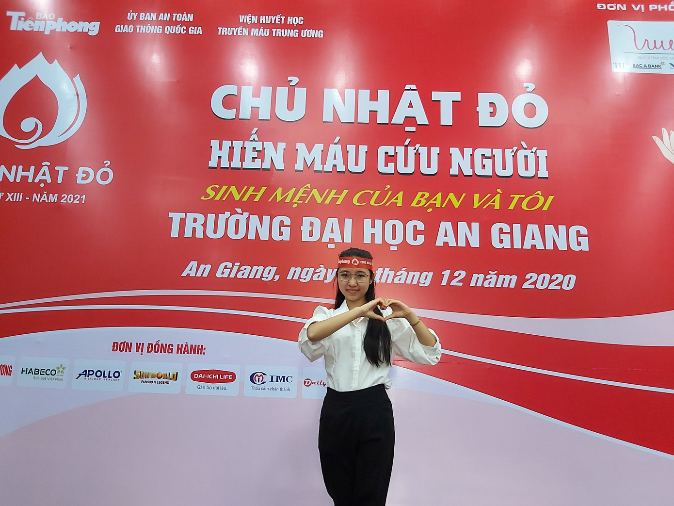 Hàng trăm bạn trẻ sôi nổi hiến máu tại trường ĐH An Giang ảnh 3