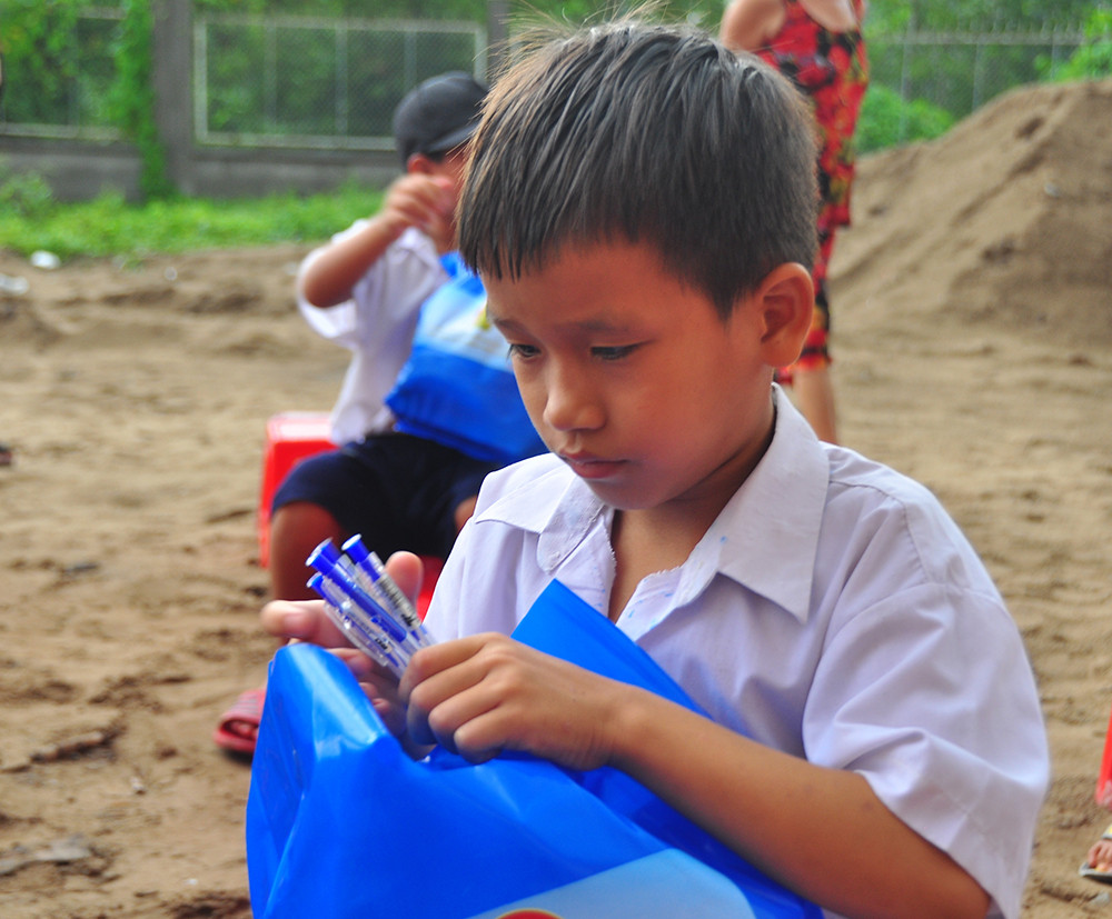 'Chuyến xe ước mơ' mang yêu thương đến với học sinh vùng sâu ảnh 15