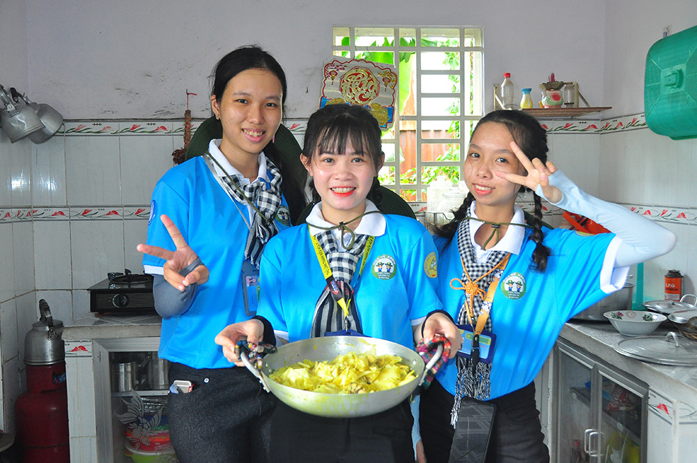 Những khoảnh khắc ấm áp của thanh niên tình nguyện ảnh 10