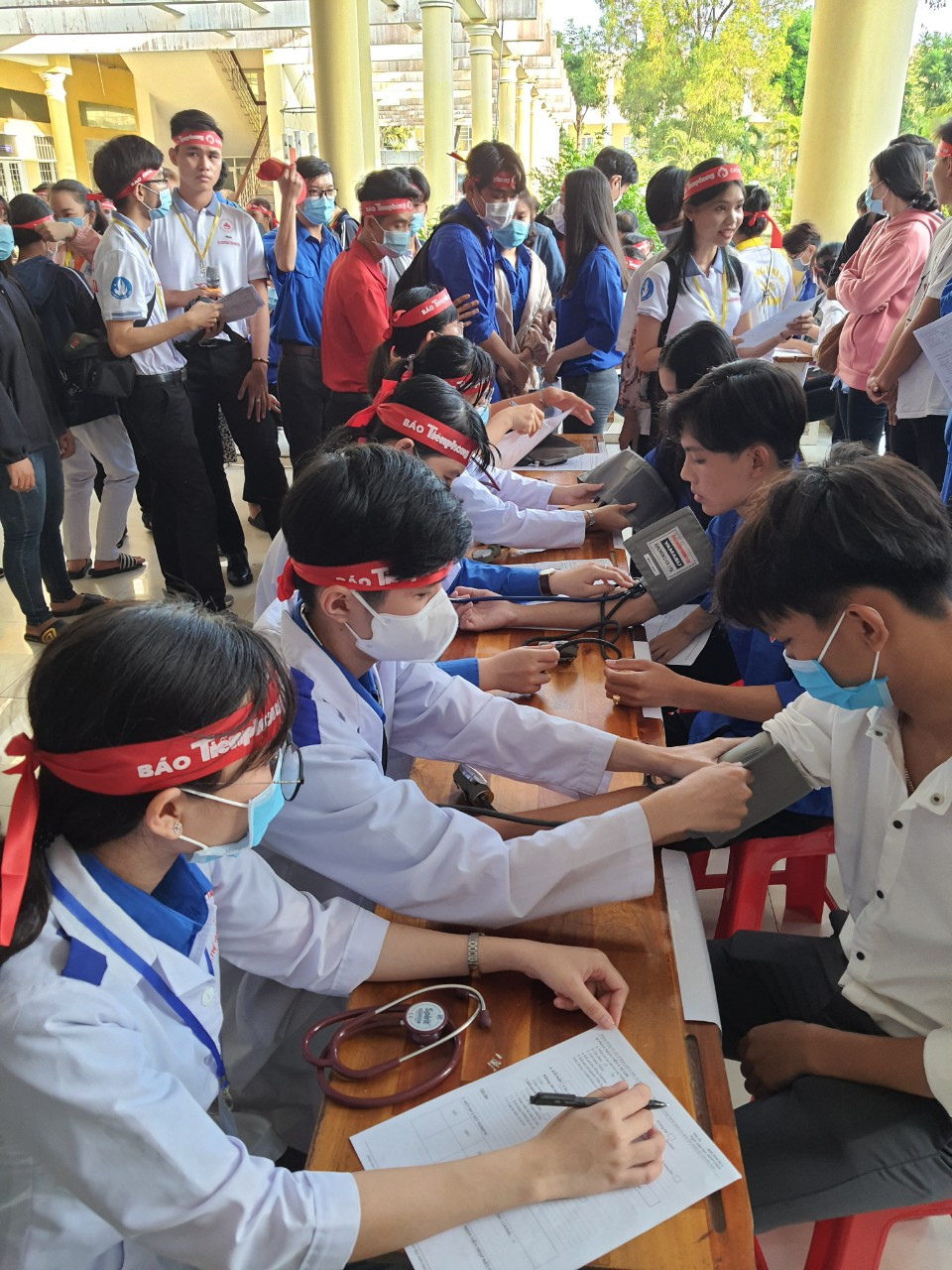 Tưng bừng Chủ nhật Đỏ tại trường đại học Trà Vinh ảnh 7