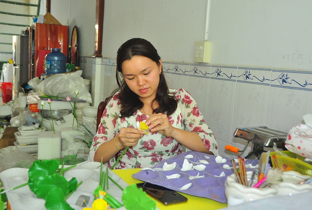 Tình yêu hoa từ... đất của nữ thạc sỹ 9X ở Cần Thơ ảnh 4