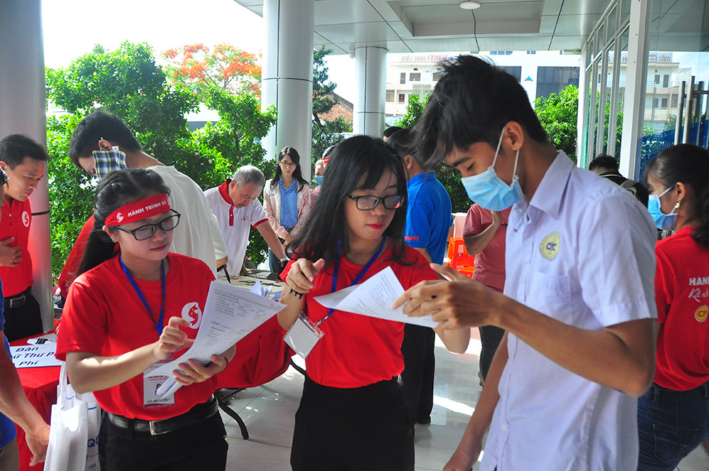 Tưng bừng Ngày hội sắc đỏ Tây Đô ảnh 9