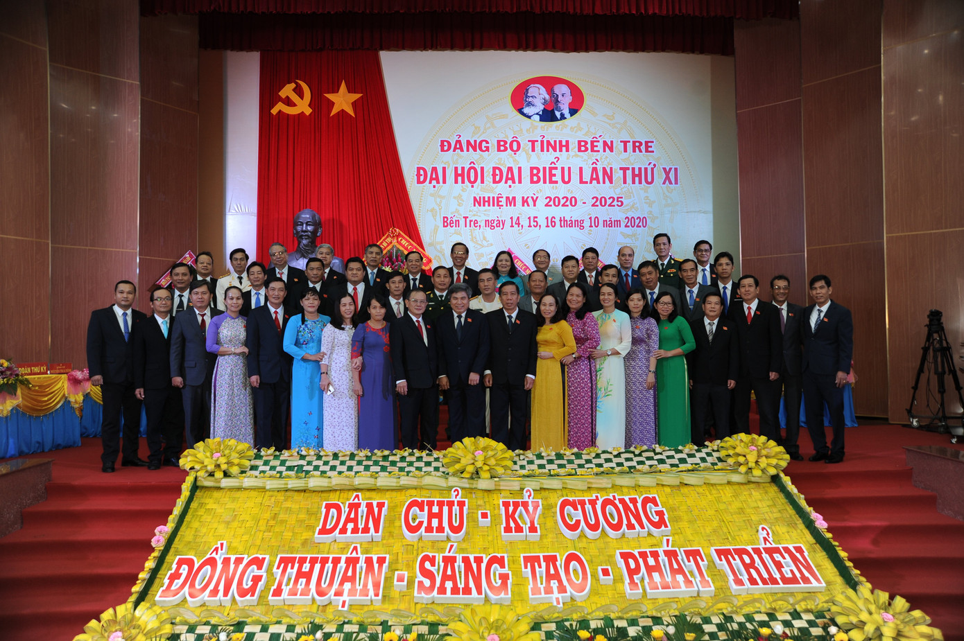 Nhân sự Ban thường vụ Tỉnh ủy Bến Tre khóa mới gồm những ai? ảnh 3