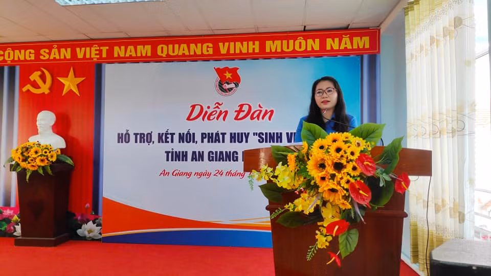 'Sinh viên 5 tốt' đóng góp trí tuệ cho đất nước ảnh 2