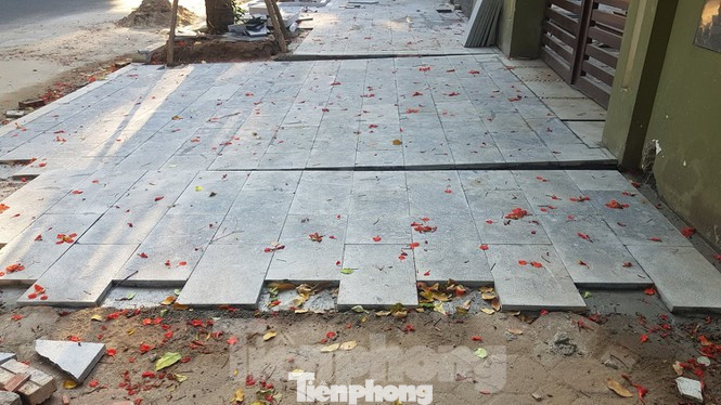 Yêu cầu chủ biệt thự đô thị mẫu chặt cây, lát vỉa hè sai quy hoạch trả lại nguyên trạng ảnh 2