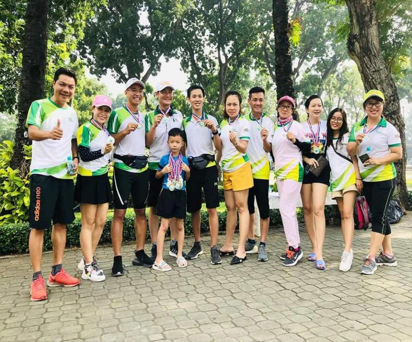 Có một cộng đồng thức trước bình minh ảnh 1