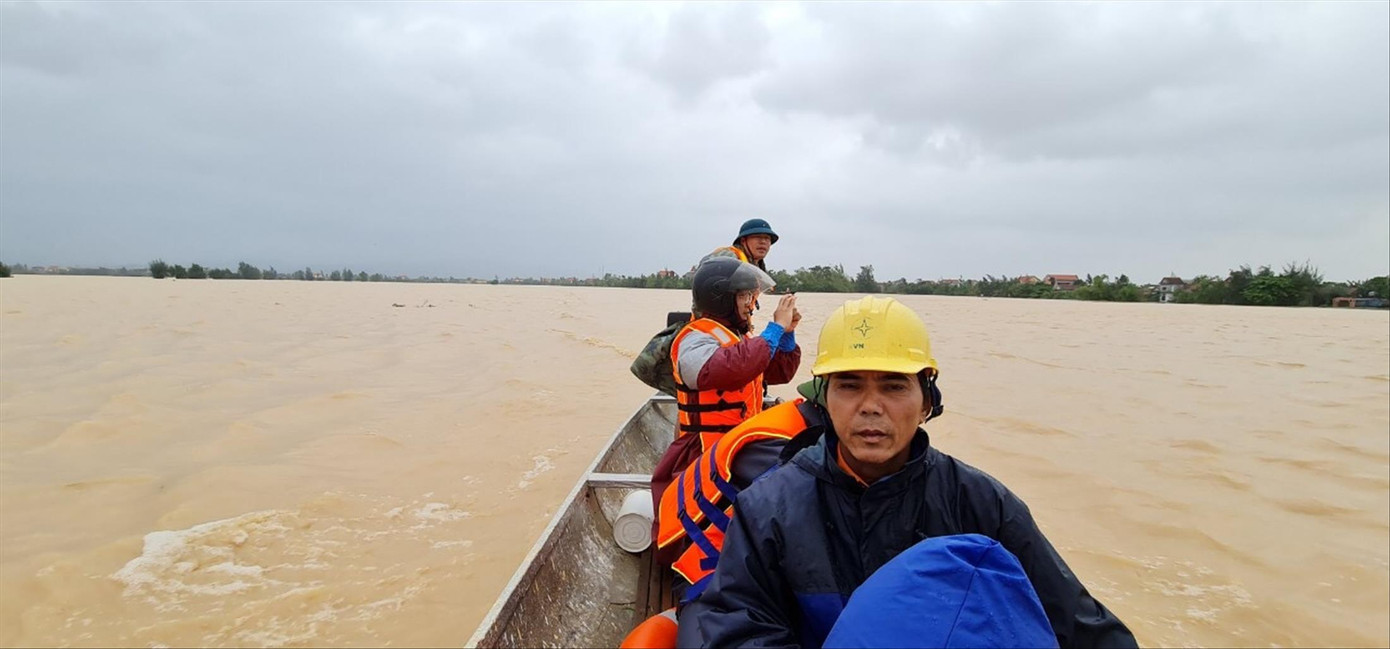 Vào rốn lũ Tân Ninh ảnh 1
