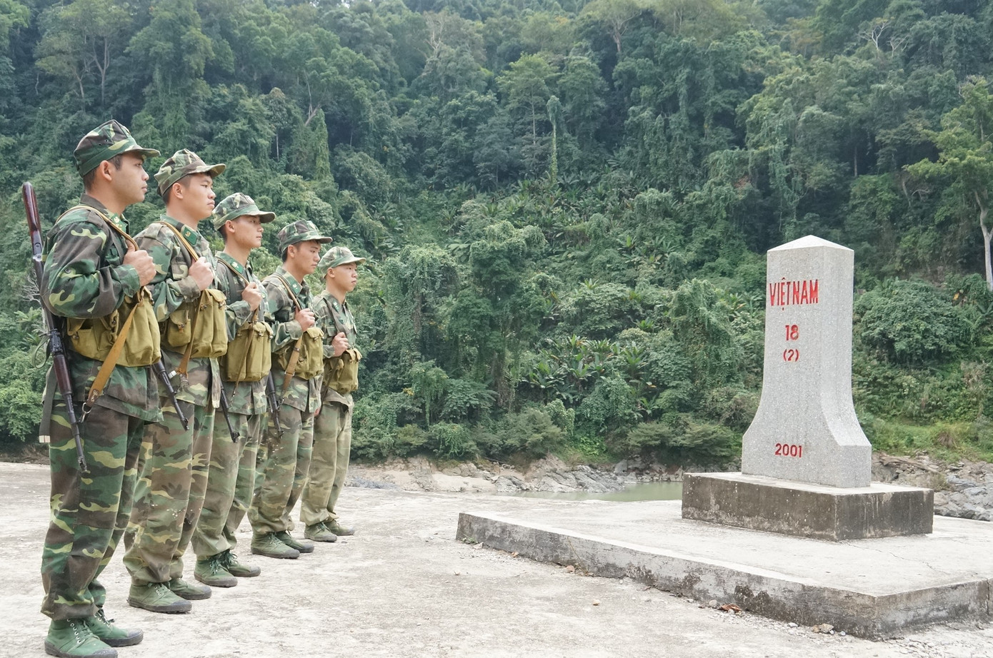 Trạm biên phòng nơi sông Đà chảy vào đất Việt ảnh 1
