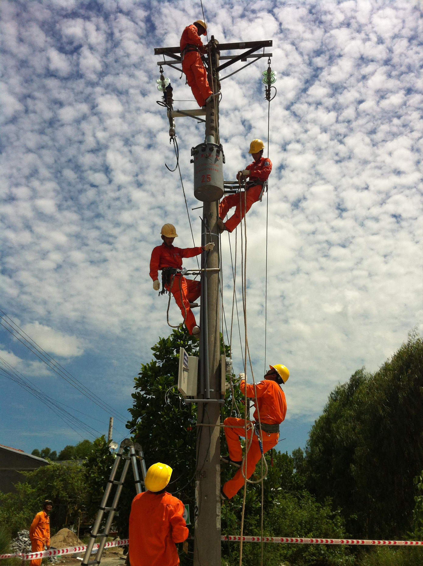 Ghi sai chỉ số công tơ điện: EVN nói chỉ là sai sót cá nhân ảnh 1