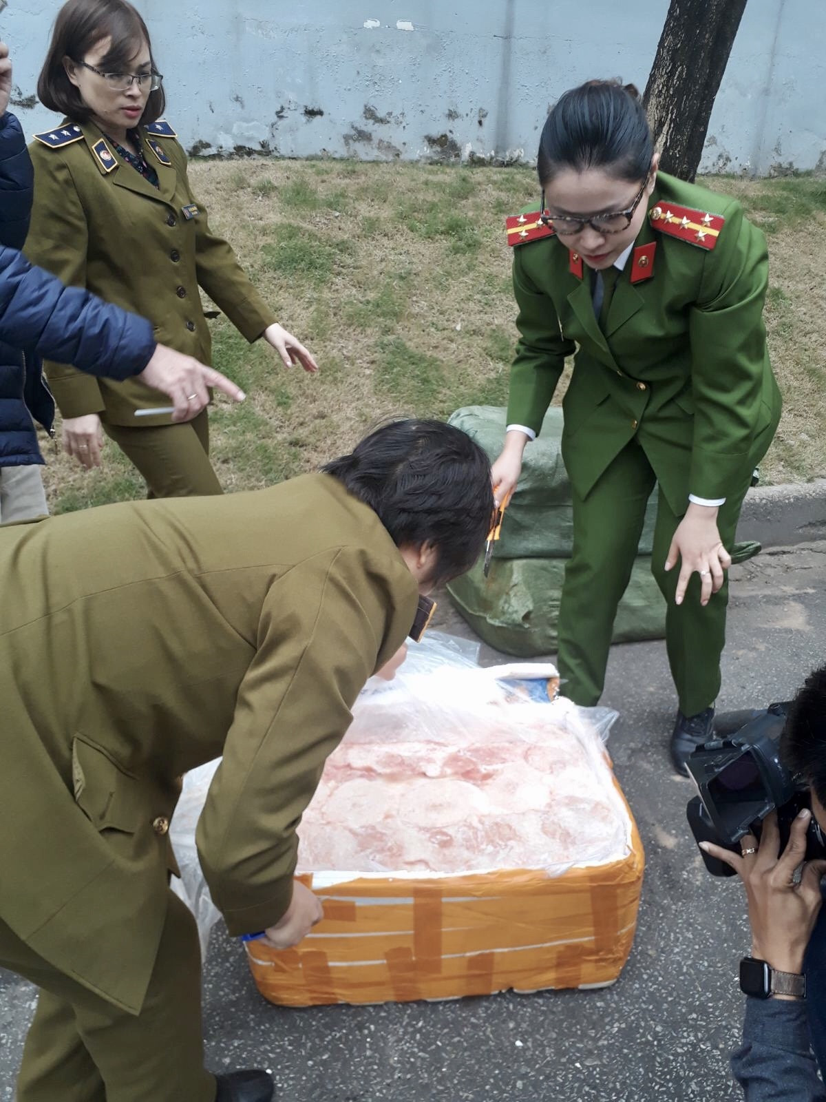 Nguồn thực phẩm cấp đông vào siêu thị ở Hà Nội có an toàn? ảnh 1