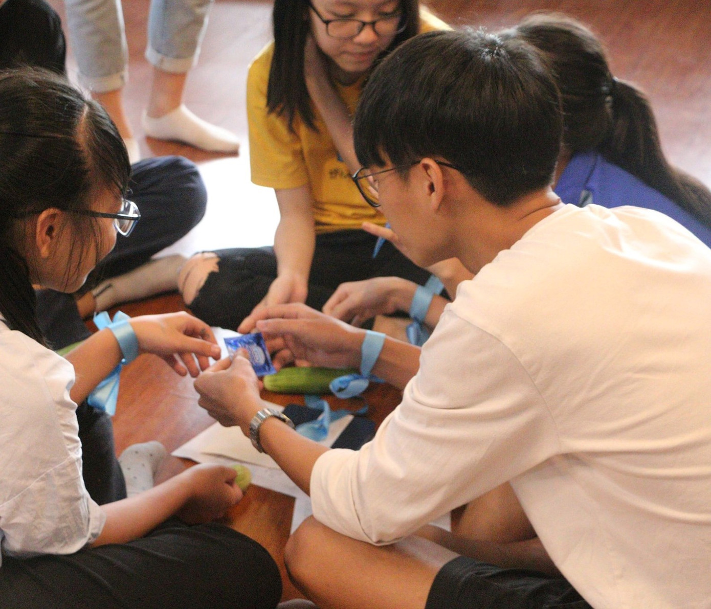 Trại hè giáo dục giới tính: Giáo cụ quả dưa chuột ảnh 1