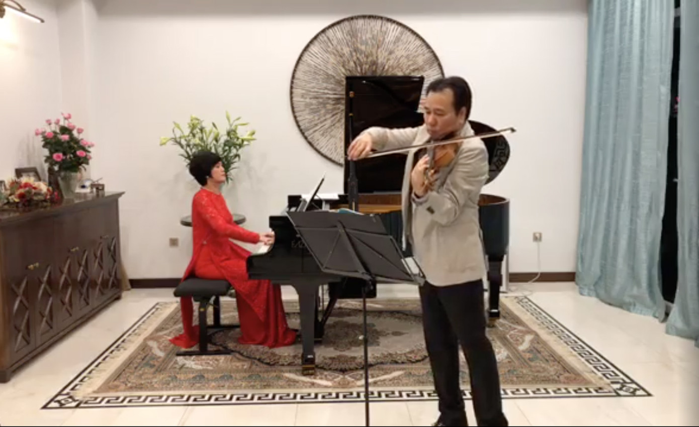 Khi tiếng vỗ tay thay bằng nút 'like' ảnh 1