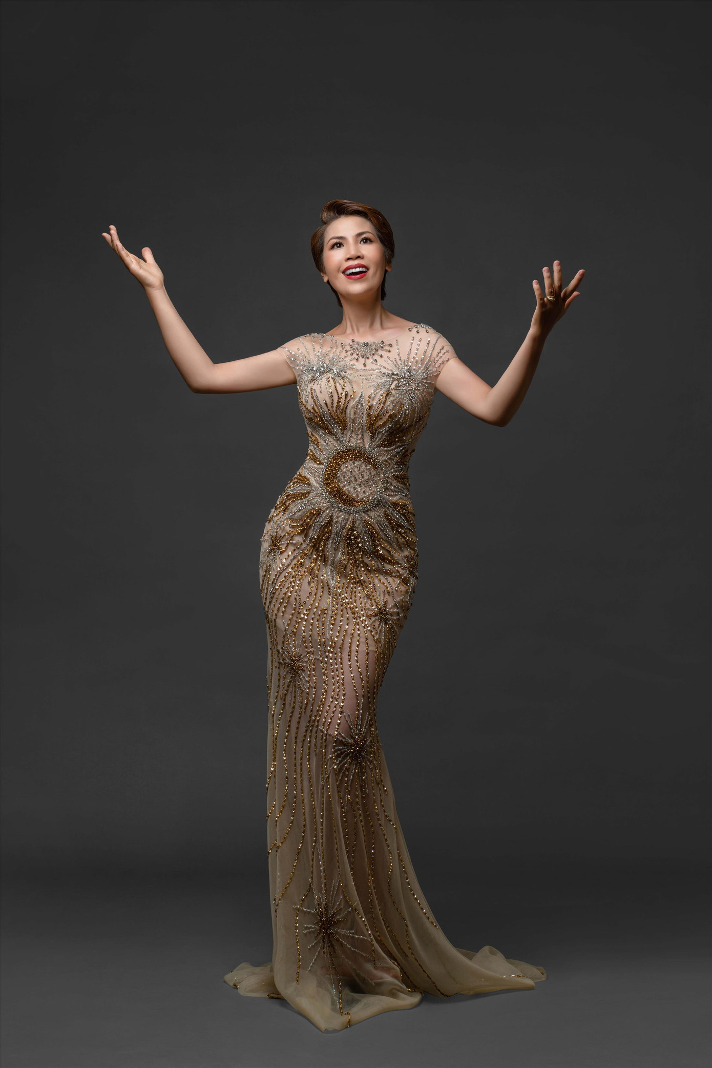 Hồng Vy - giọng hát chế ngự ung thư ảnh 1