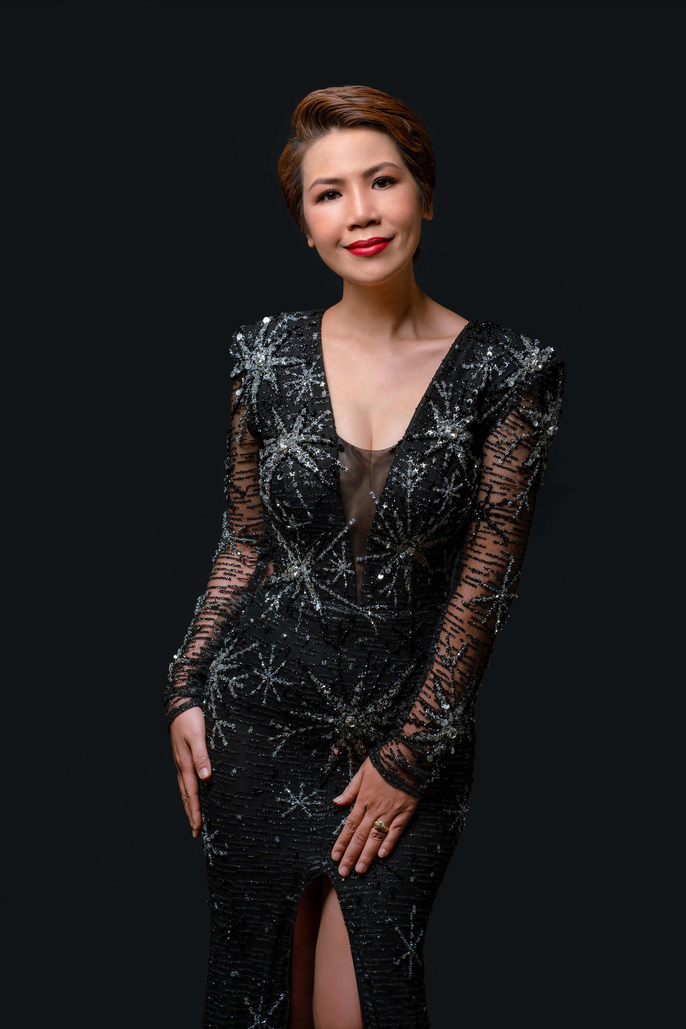 Hồng Vy - giọng hát chế ngự ung thư ảnh 2