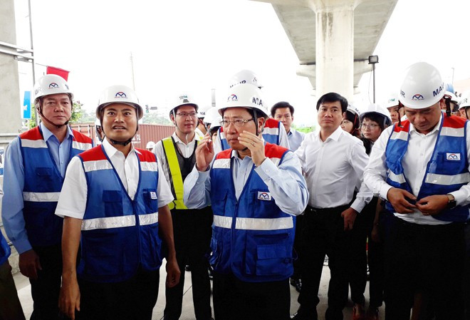 Phó Thủ tướng Phạm Bình Minh thị sát tuyến metro số 1 sáng 29/6 Metro Sài Gòn chưa hết lận đận ảnh 1