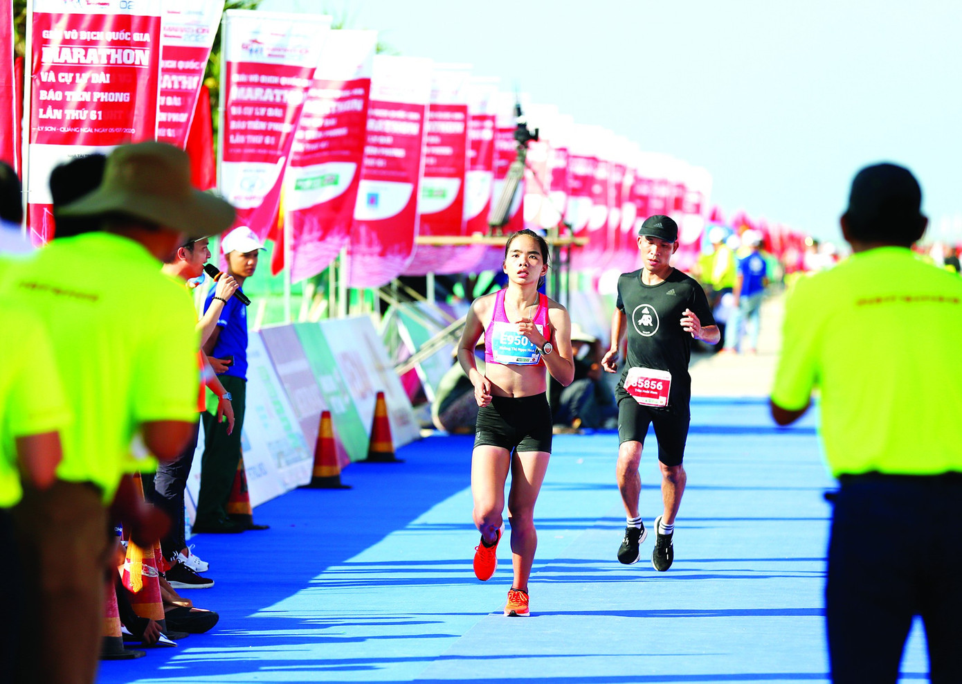 Nơi hội tụ những trái tim biển đảo ảnh 1