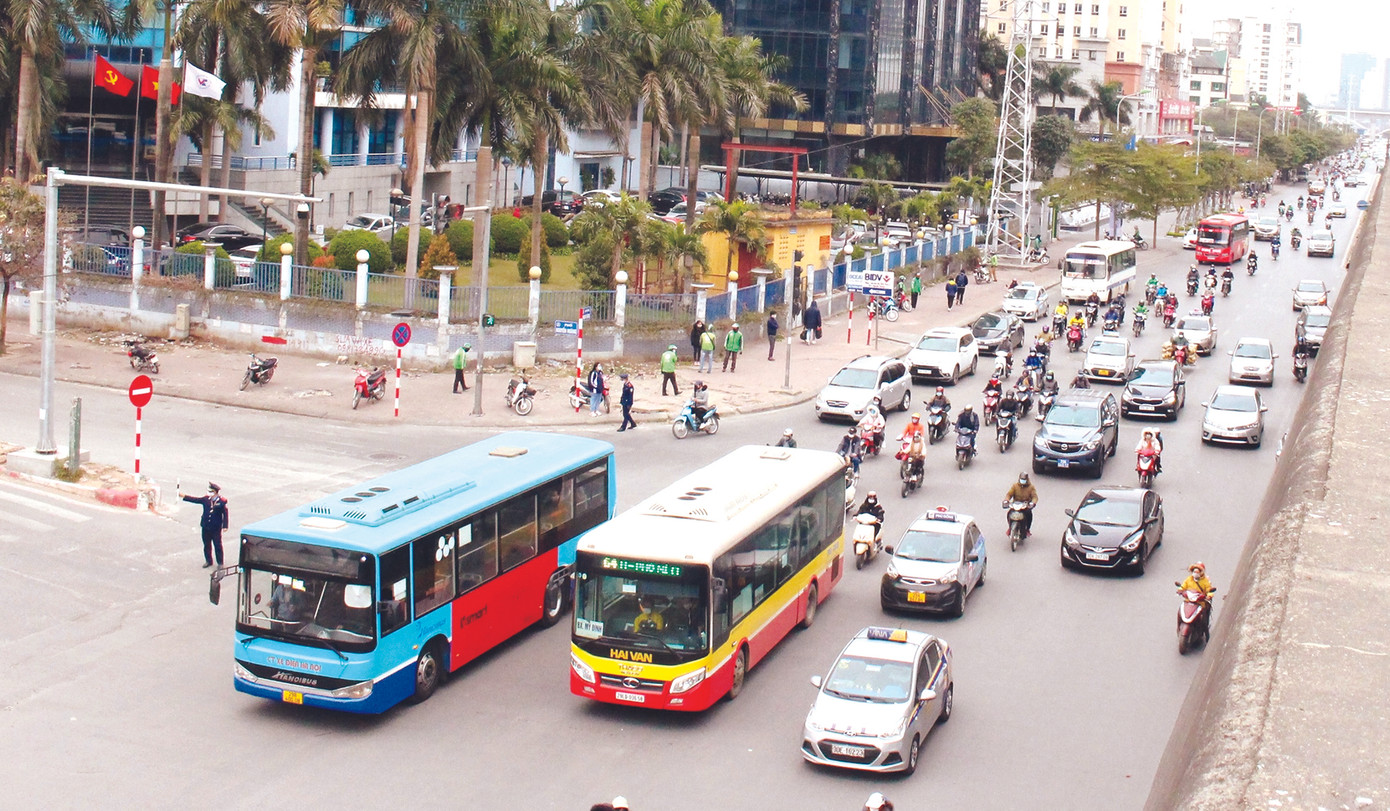 Giảm ùn tắc giao thông Hà Nội: Đầu tư kết cấu hạ tầng là giải pháp quan trọng ảnh 2