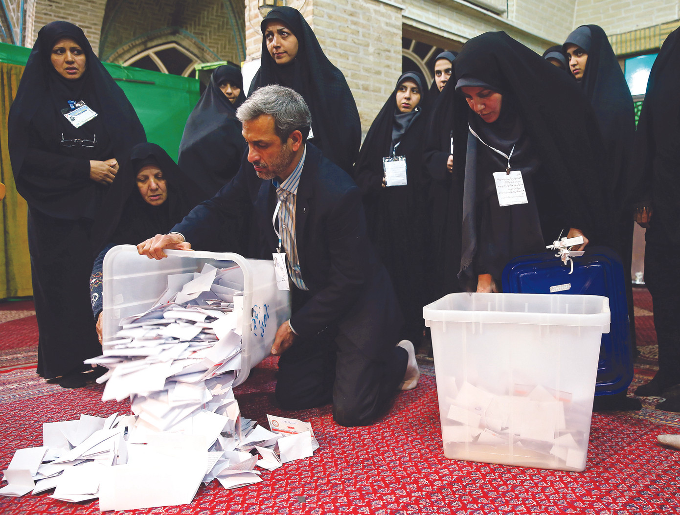 Iran 'thất thủ' trước đại dịch Covid-19 ảnh 1