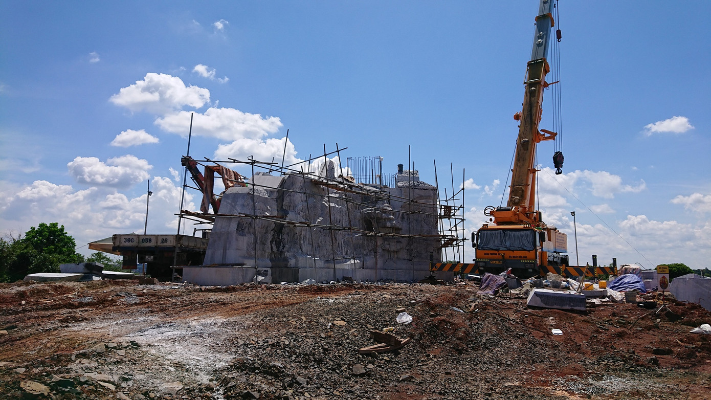 Đầu tư công - cha chung không ai khóc: Những dự án vung tiền vô lý ảnh 1