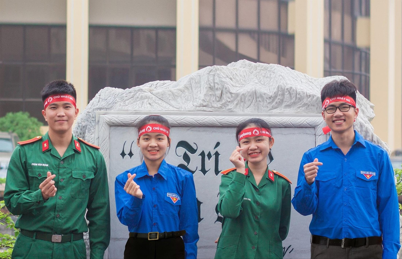 'Song Linh' thắp lửa hoạt động Đoàn ảnh 1