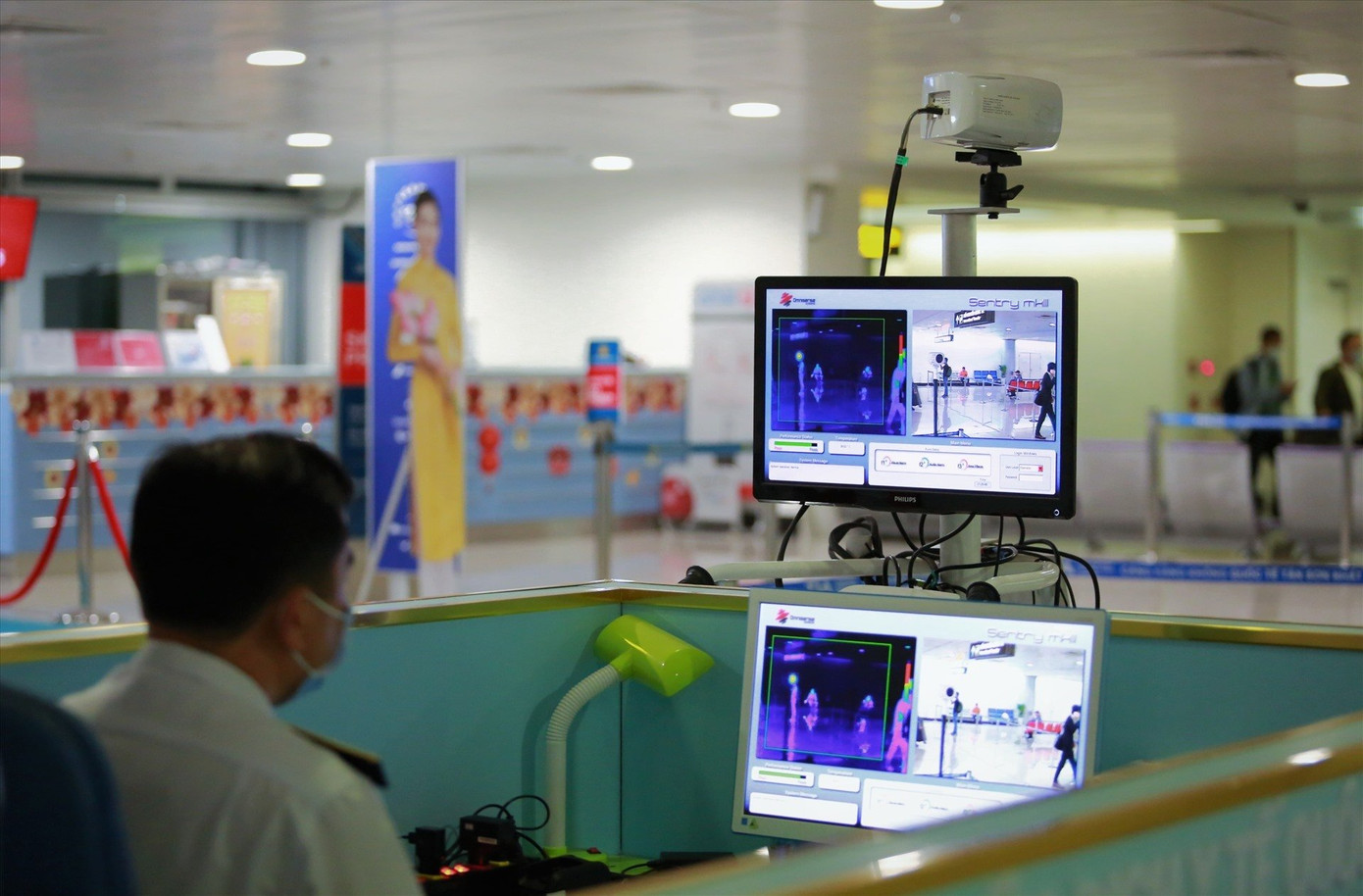 Vì sao 3 lần xét nghiệm âm tính lại mắc Covid-19? ảnh 1