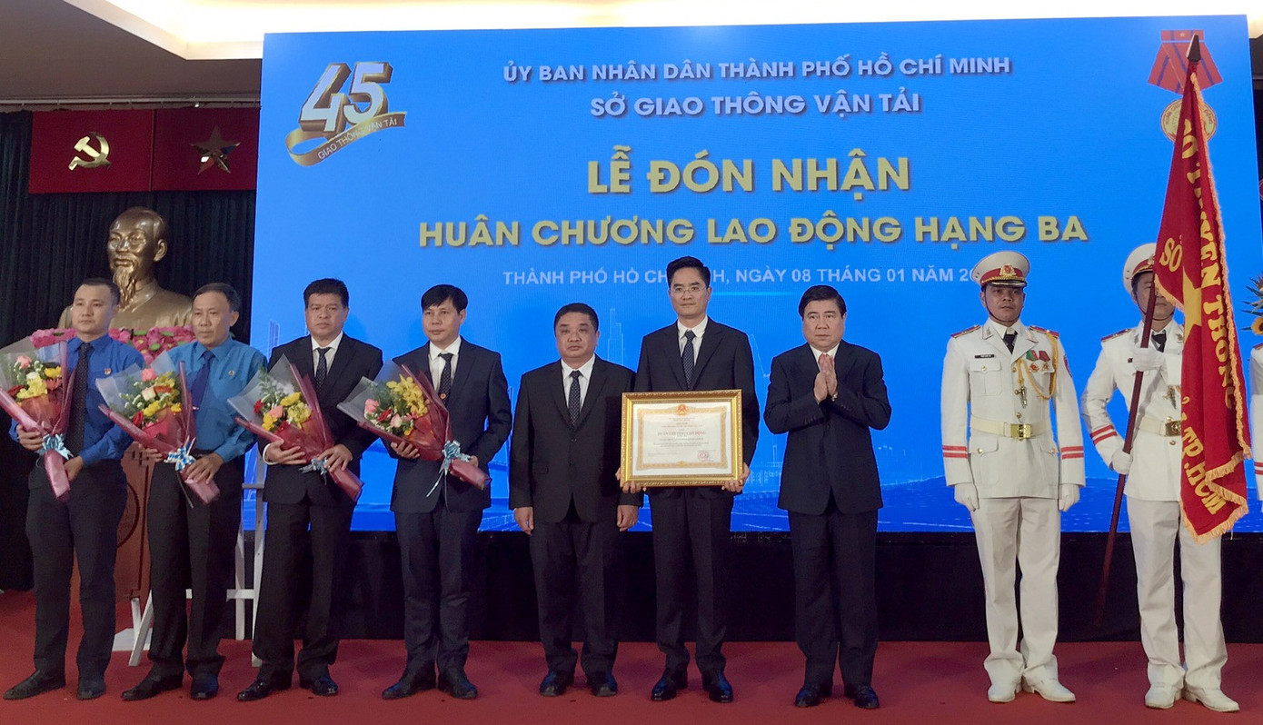 Sở GTVT TPHCM nhận Huân chương lao động hạng 3 về thành tích chống kẹt xe ảnh 1