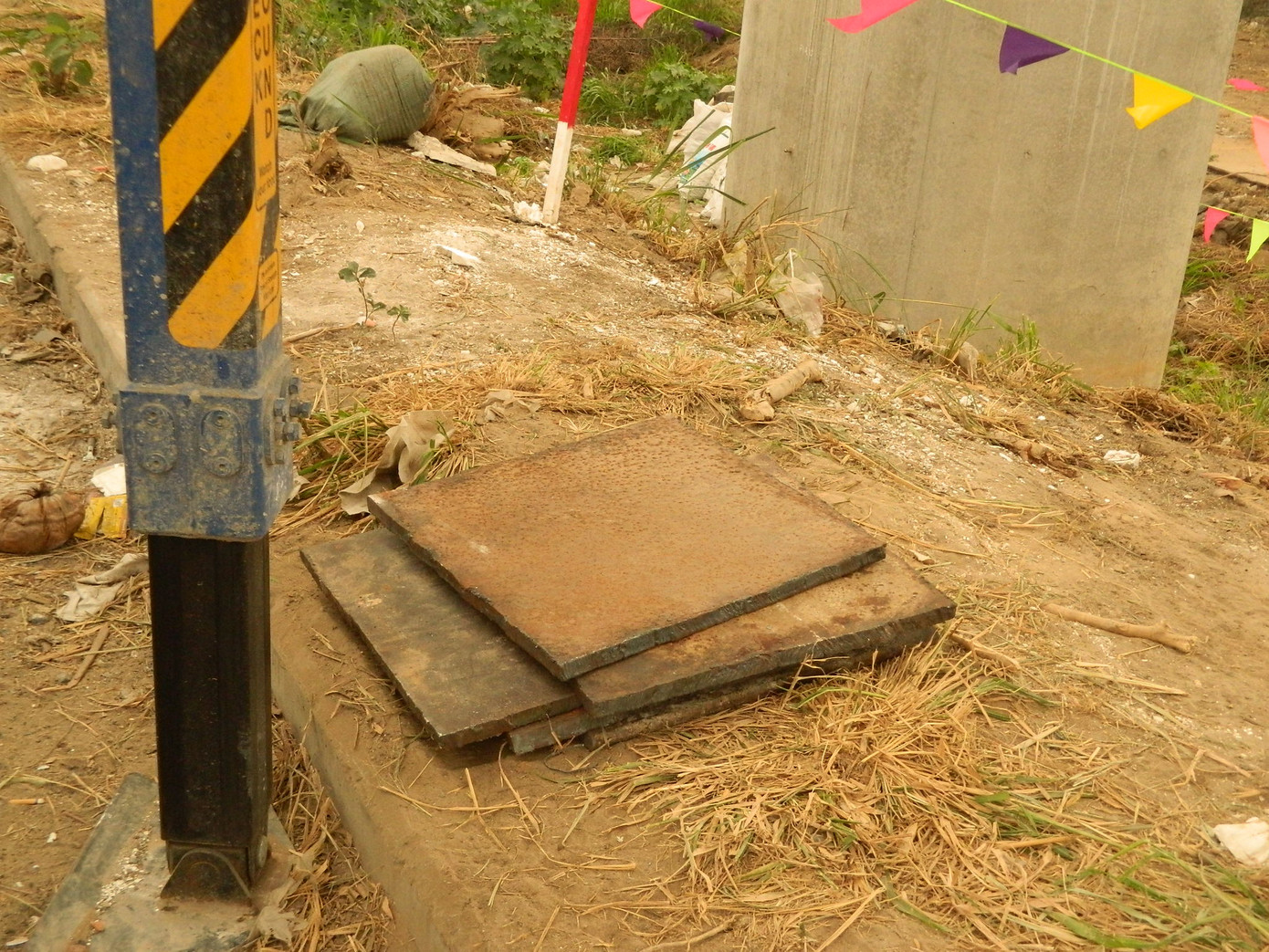 Thay gối cao su cho tuyến metro Bến Thành - Suối Tiên vừa bị rơi thế nào? ảnh 6