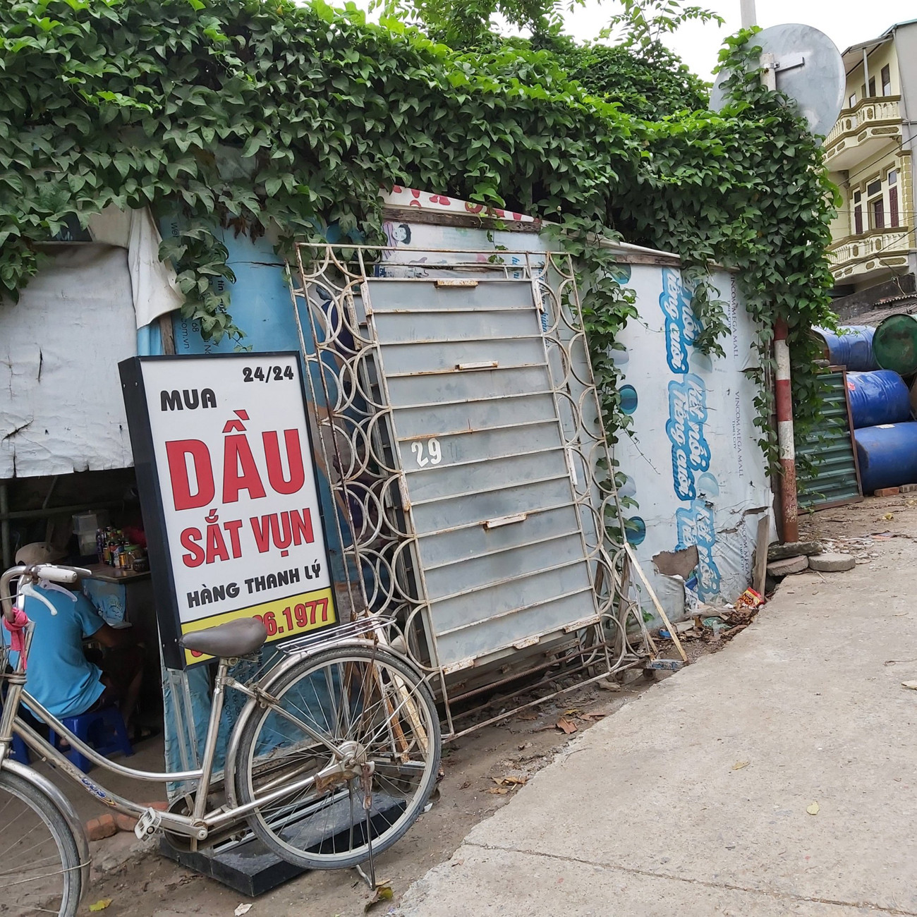 Cận cảnh làng thu gom dầu nhớt thải lớn nhất miền Bắc ảnh 4