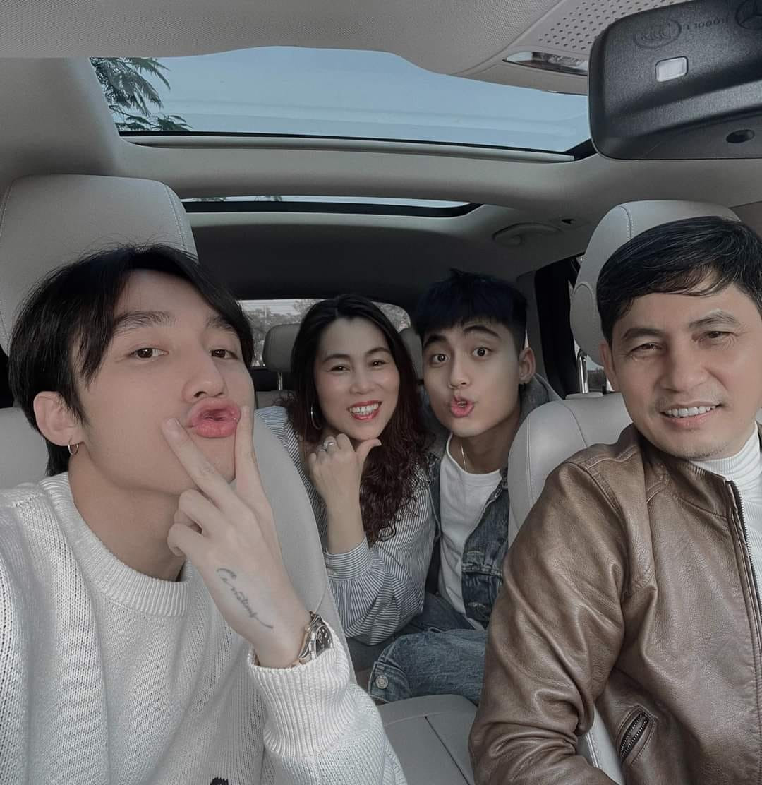 Trong thế giới fangirl: "Đến với Tùng vì điều gì thì sẽ ở lại vì điều đó", lời nhắn nhủ từ SKY ảnh 2