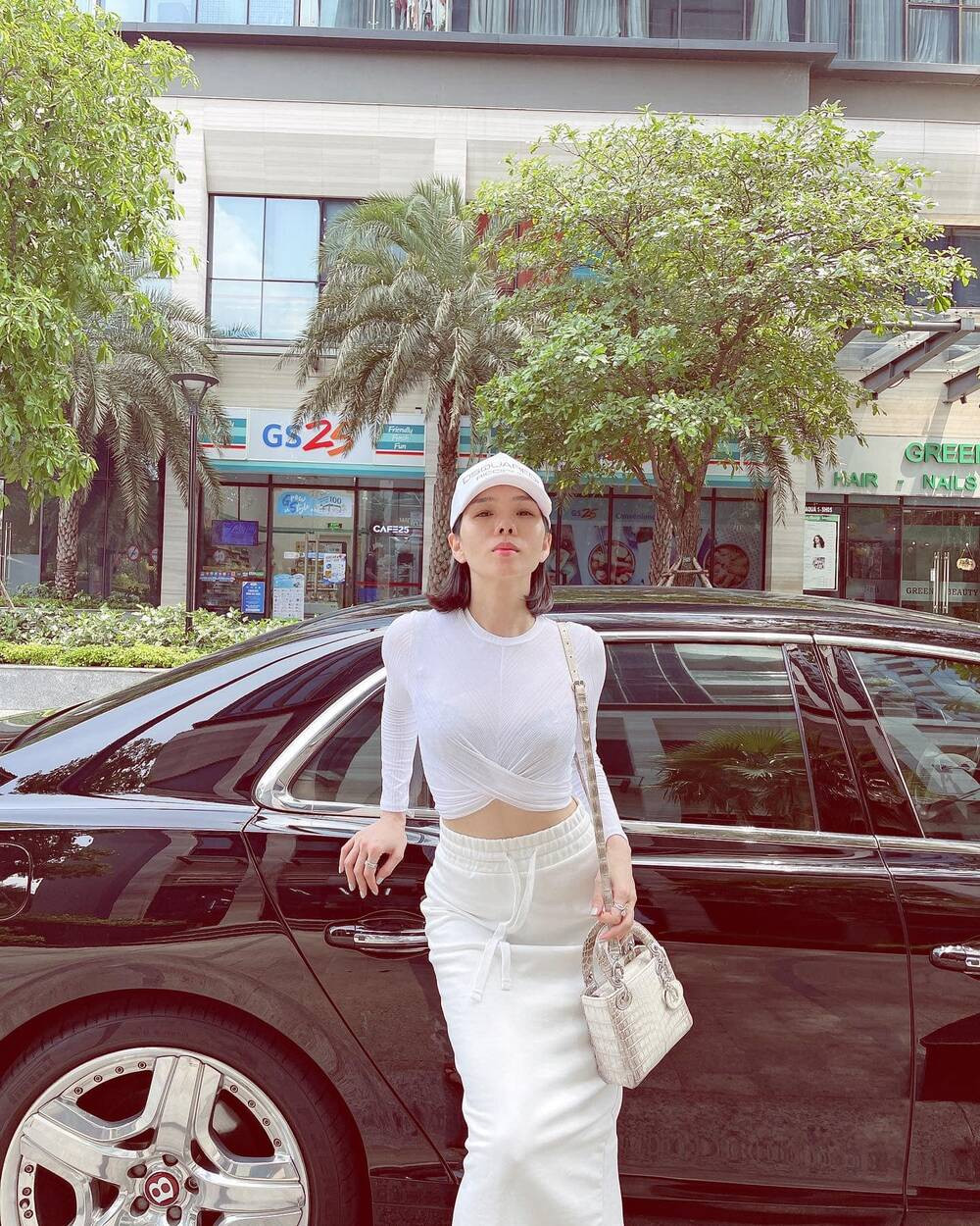 Bị bắt tập gym đến mức nằm bẹp trên sàn, Lệ Quyên gọi Lâm Bảo Châu là... “dì ghẻ”! ảnh 3