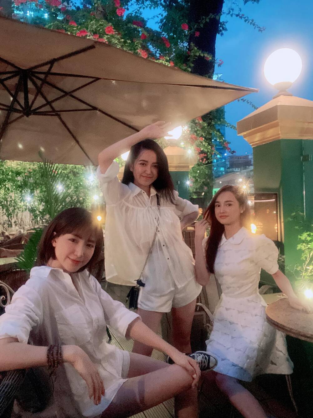 Hòa Minzy - Nhã Phương lần đầu tiên khoe sắc chung khung hình sau khi lên chức “mẹ bỉm” ảnh 2