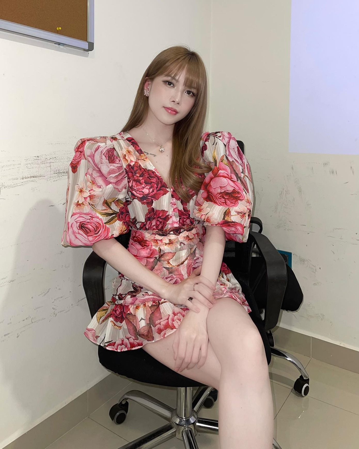 Chung một khung hình, Sam và Thiều Bảo Trâm khiến fan tranh cãi xem ai xinh hơn ảnh 5