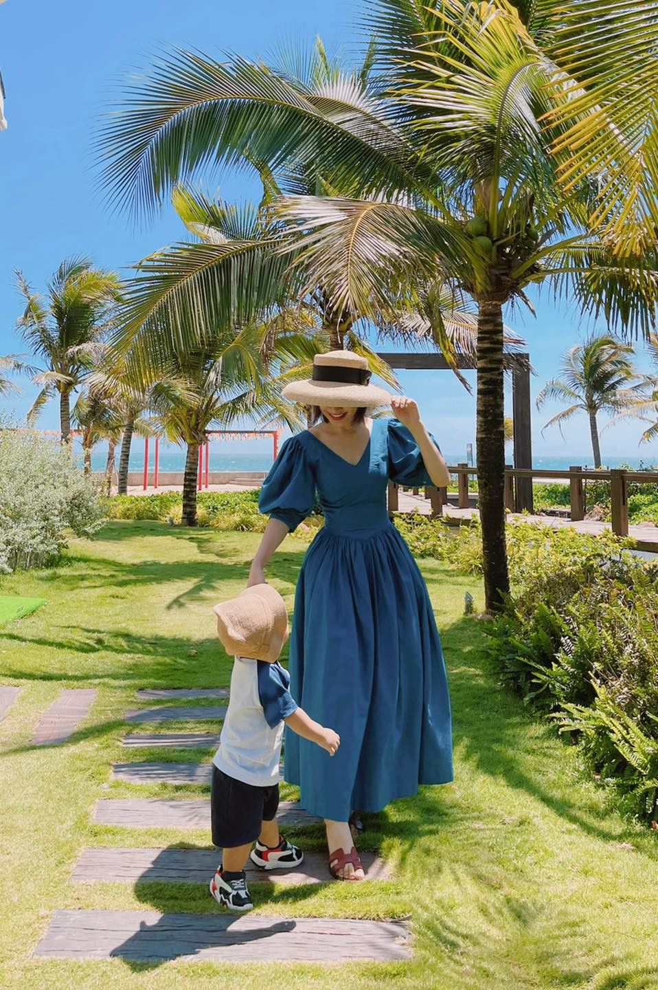 Khoảnh khắc hiếm hoi lộ bụng bầu của Hòa Minzy, “chính chủ” nhắc fan mới phát hiện ra ảnh 3