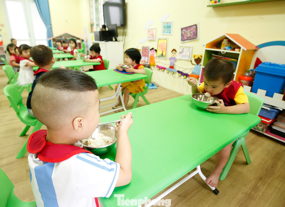  Bữa ăn bán trú đầu tiên của học sinh sau thời gian dài nghỉ học có gì đặc biệt? ảnh 16