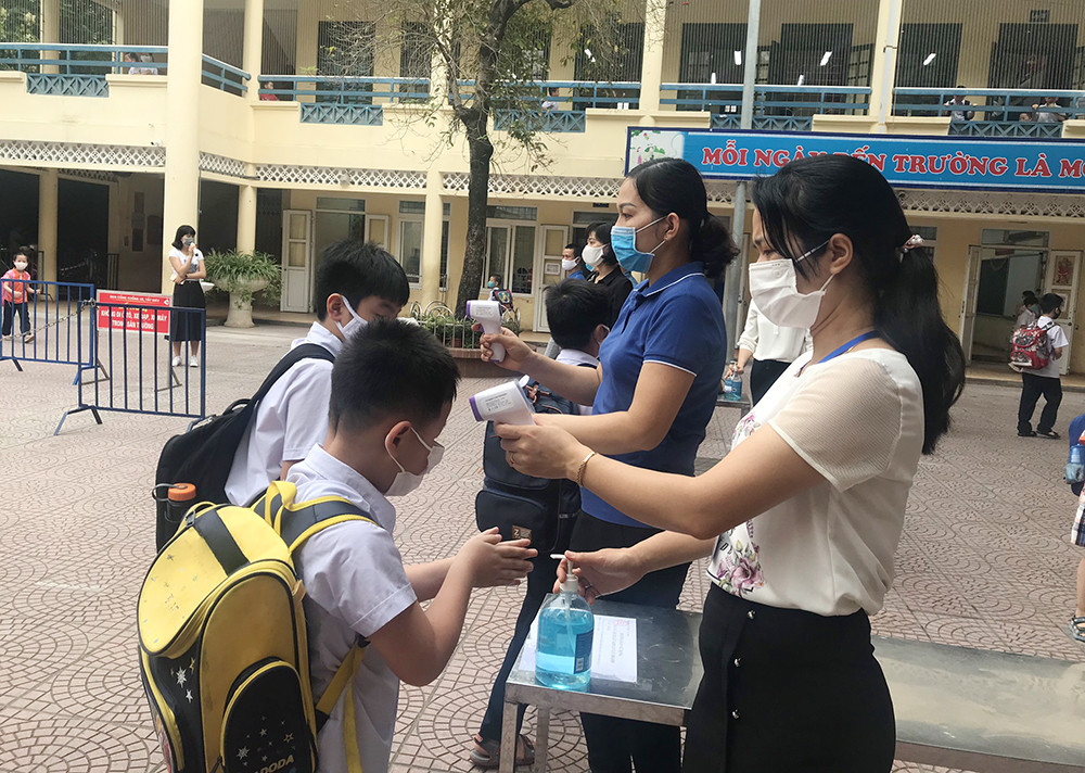 Học sinh tiểu học háo hức, trẻ mầm non nức nở trong ngày đầu tới trường ảnh 29